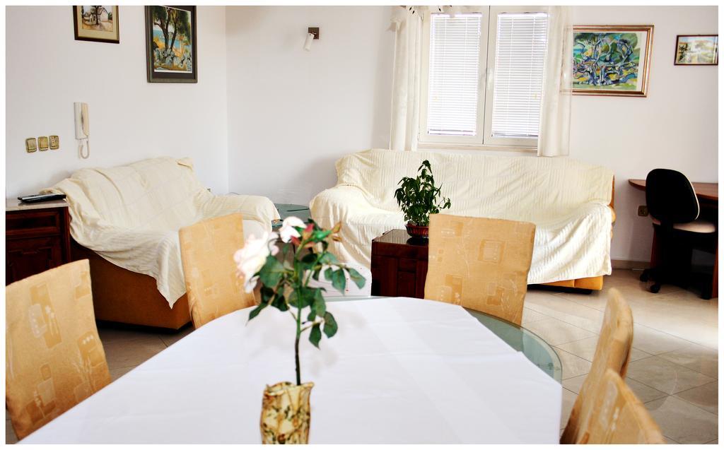 Apartments Ruza プリモシュテン 部屋 写真